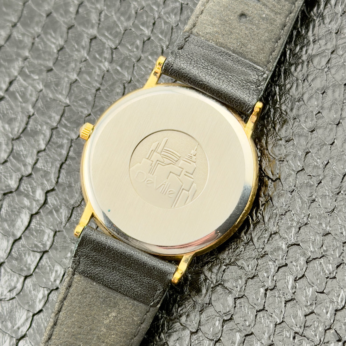 1990s Omega De Ville Quartz - White Roman Numeral Dial - Mens