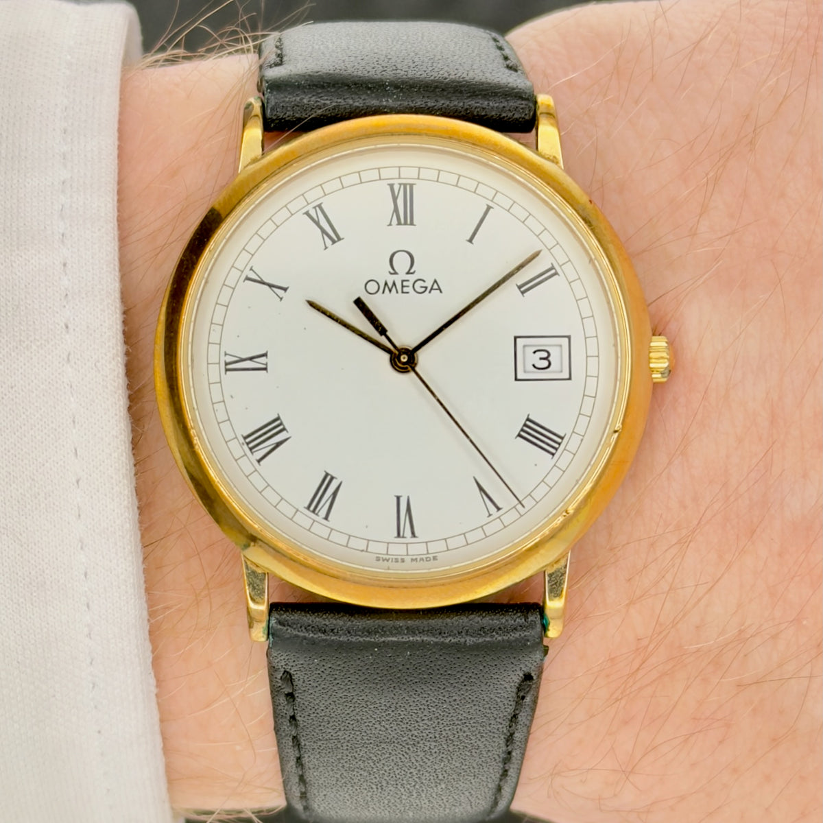 1990s Omega De Ville Quartz - White Roman Numeral Dial - Mens