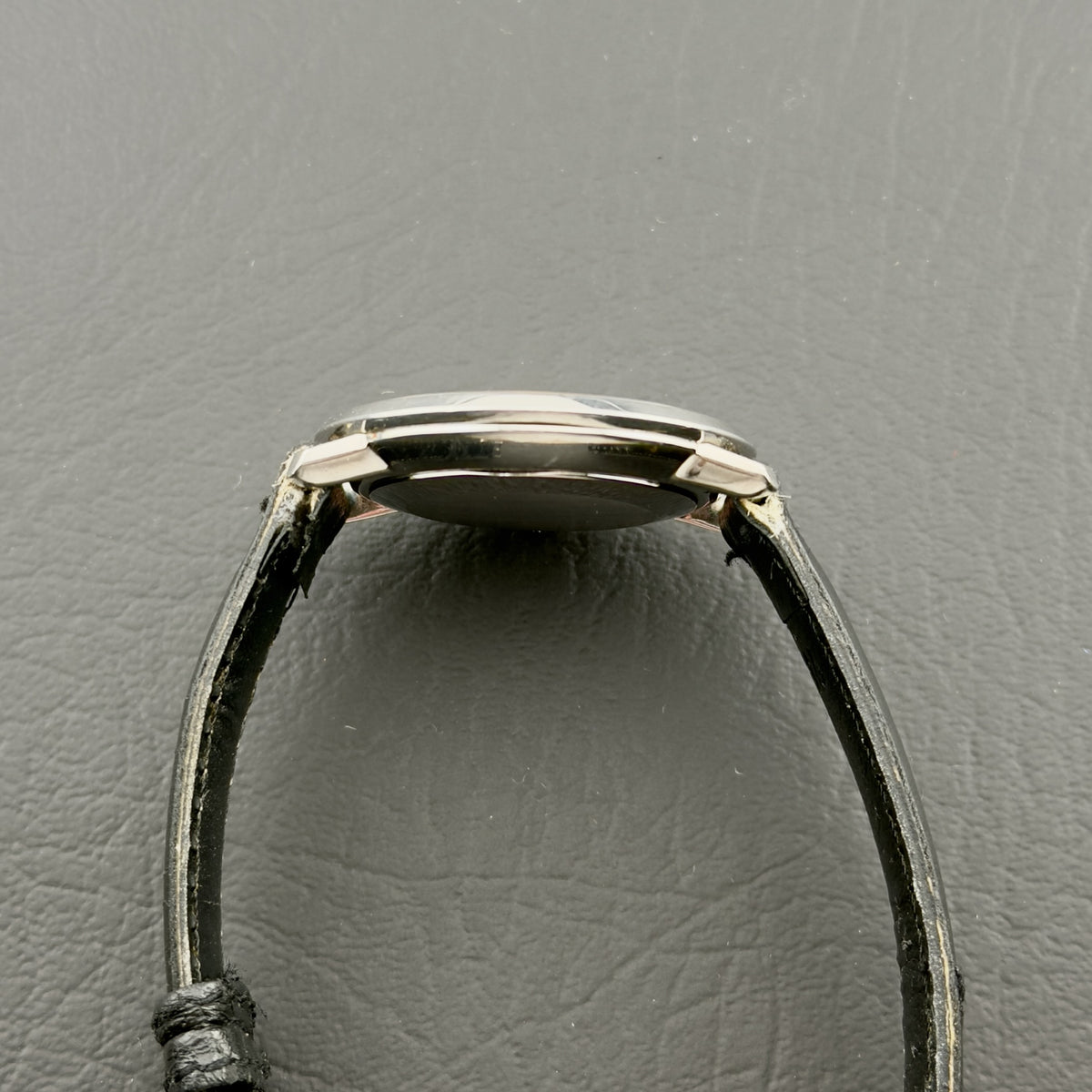 1970s Omega De Ville Round - White Roman Numeral Dial - Stainless