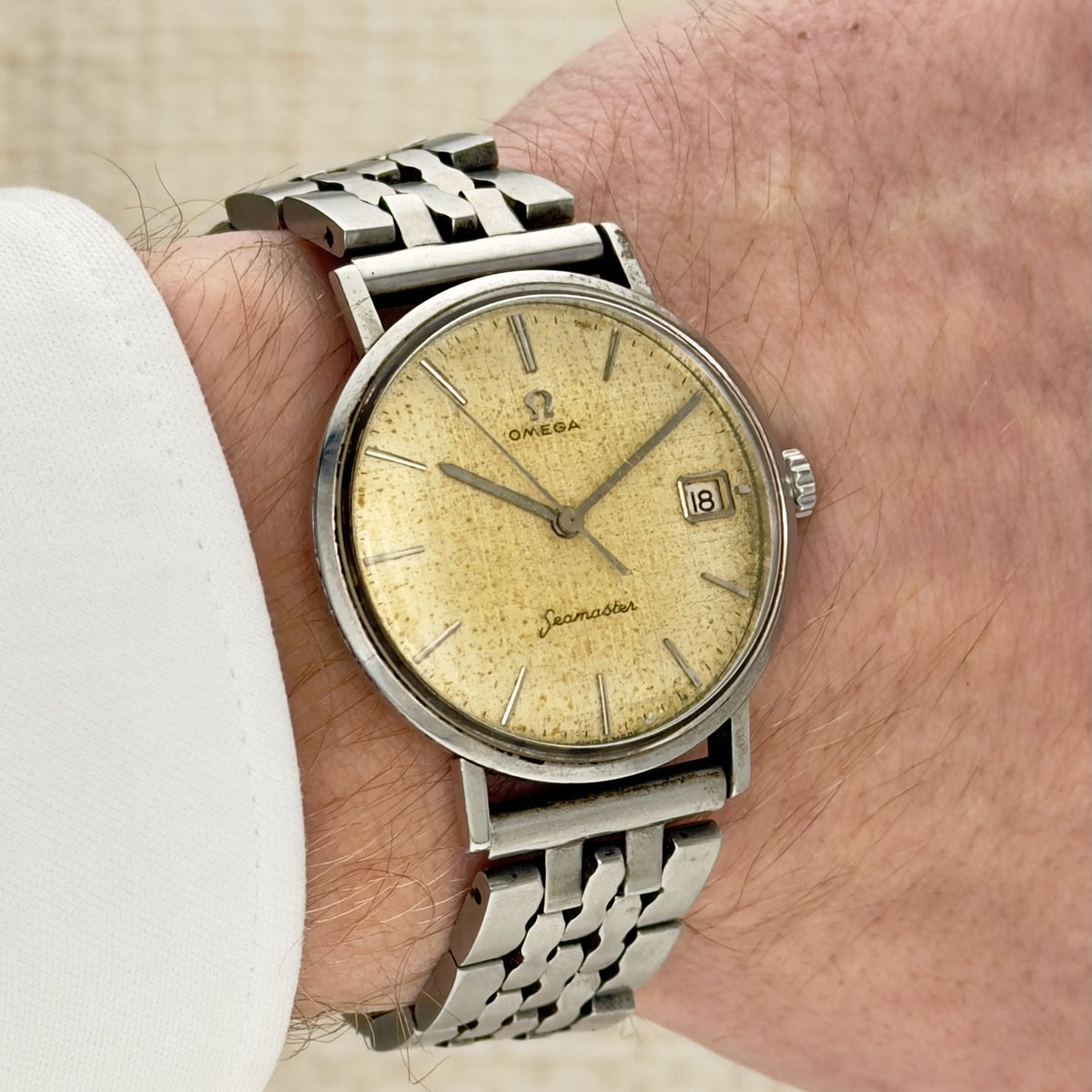 Vintage Omega Seamaster Date - Beautiful Patina Dial - Manual - Men’s Watch