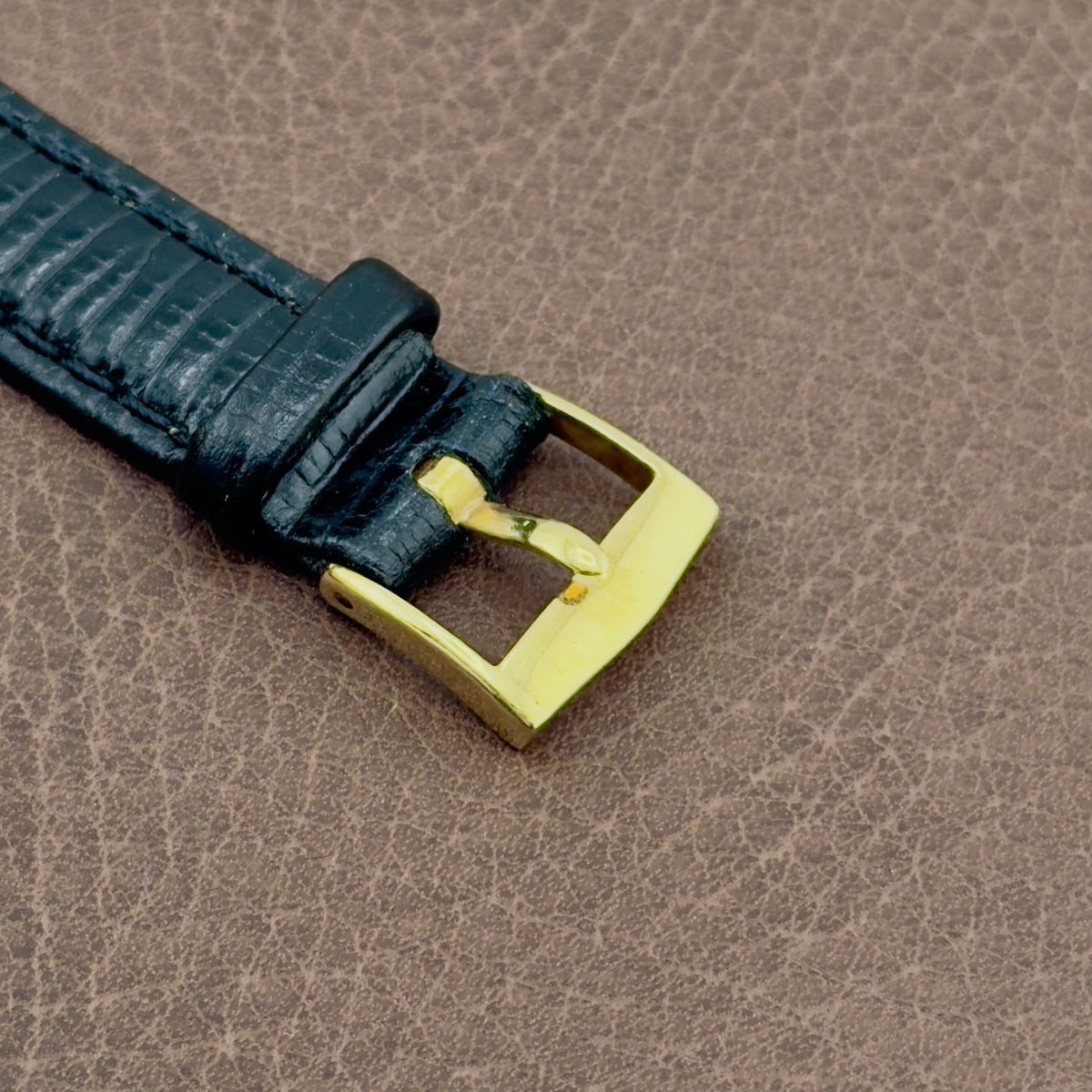 Vacheron Constantin Tank - 18k Solid Yellow Gold - Diamonds - Original Buckle