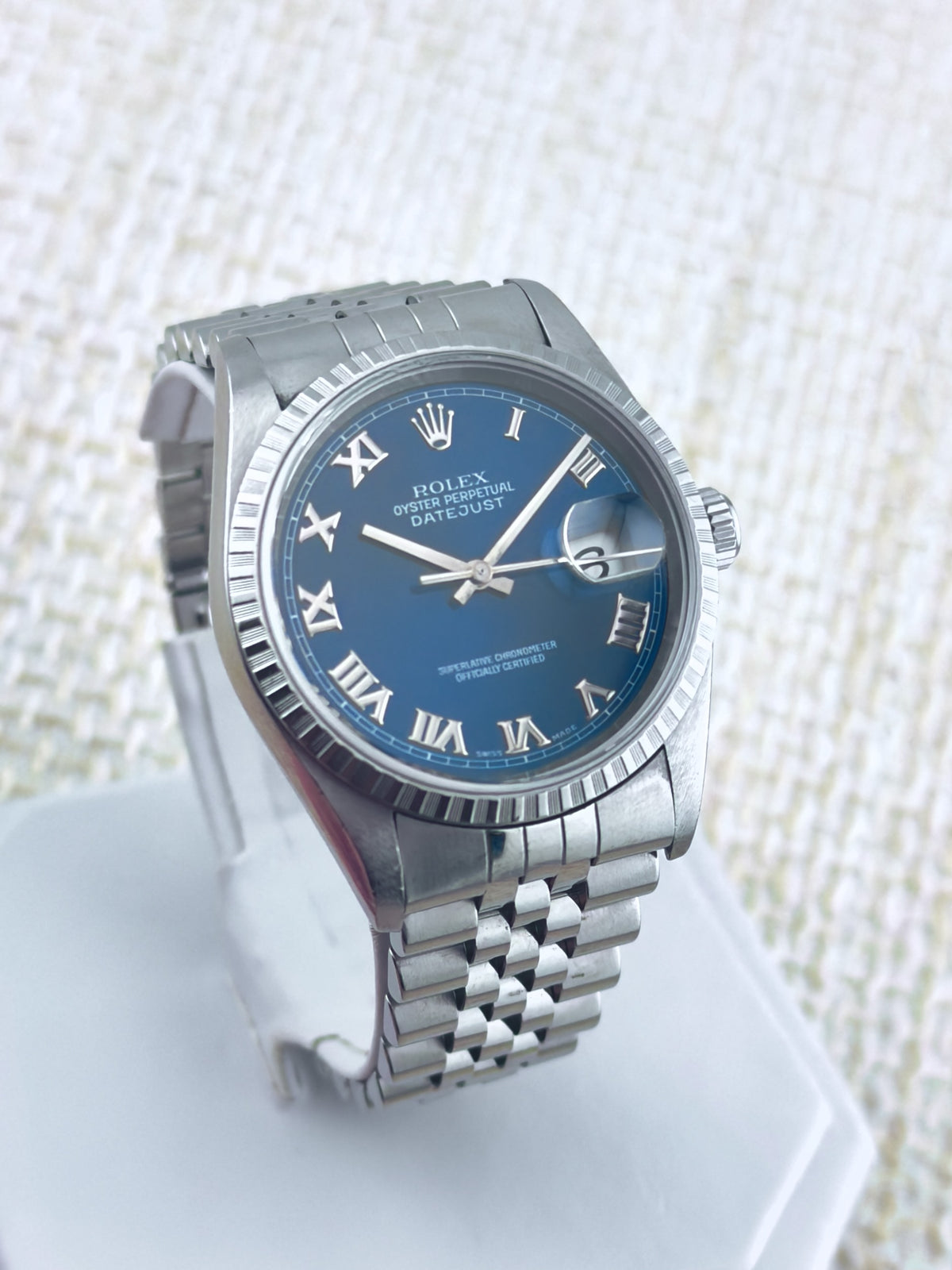 Rolex Datejust - Blue Roman Dial - Jubilee - 36mm - Ref 16220 - Box & Papers