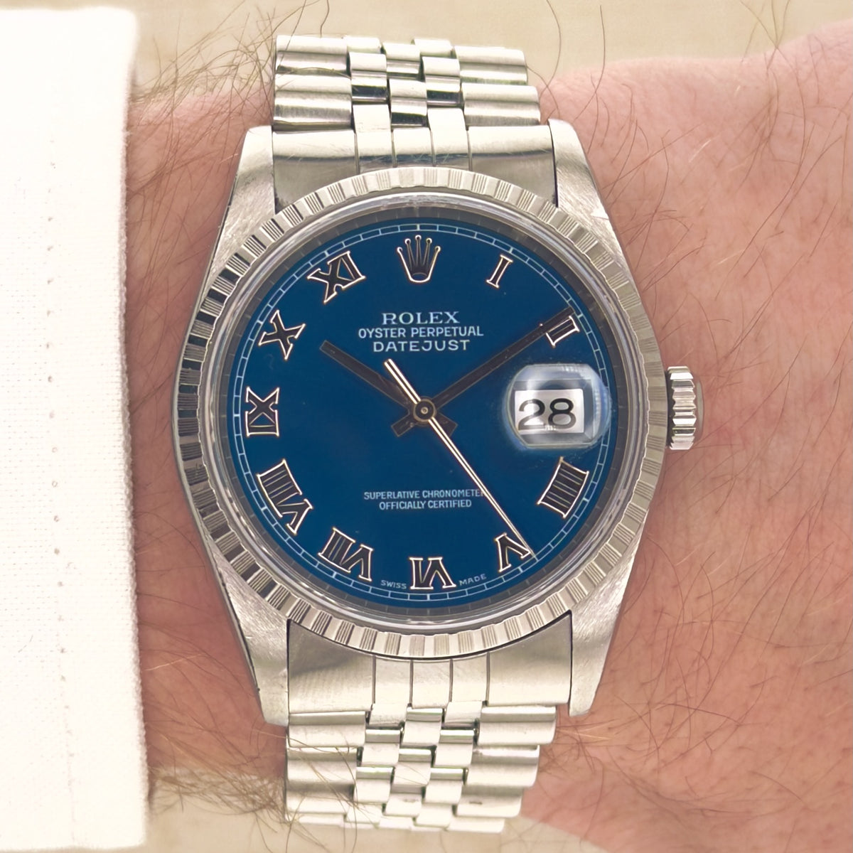 Rolex Datejust - Blue Roman Dial - Jubilee - 36mm - Ref 16220 - Box & Papers