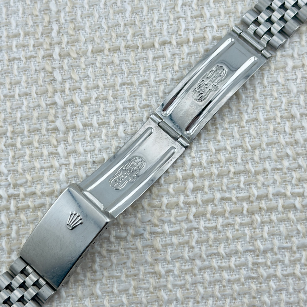 Rolex Datejust - Blue Roman Dial - Jubilee - 36mm - Ref 16220 - Box & Papers