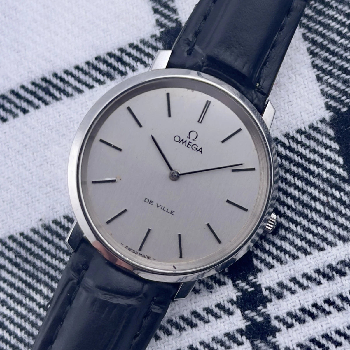 Vintage 1970s Omega De Ville - Manual - Silver Dial - Ref 111.0107