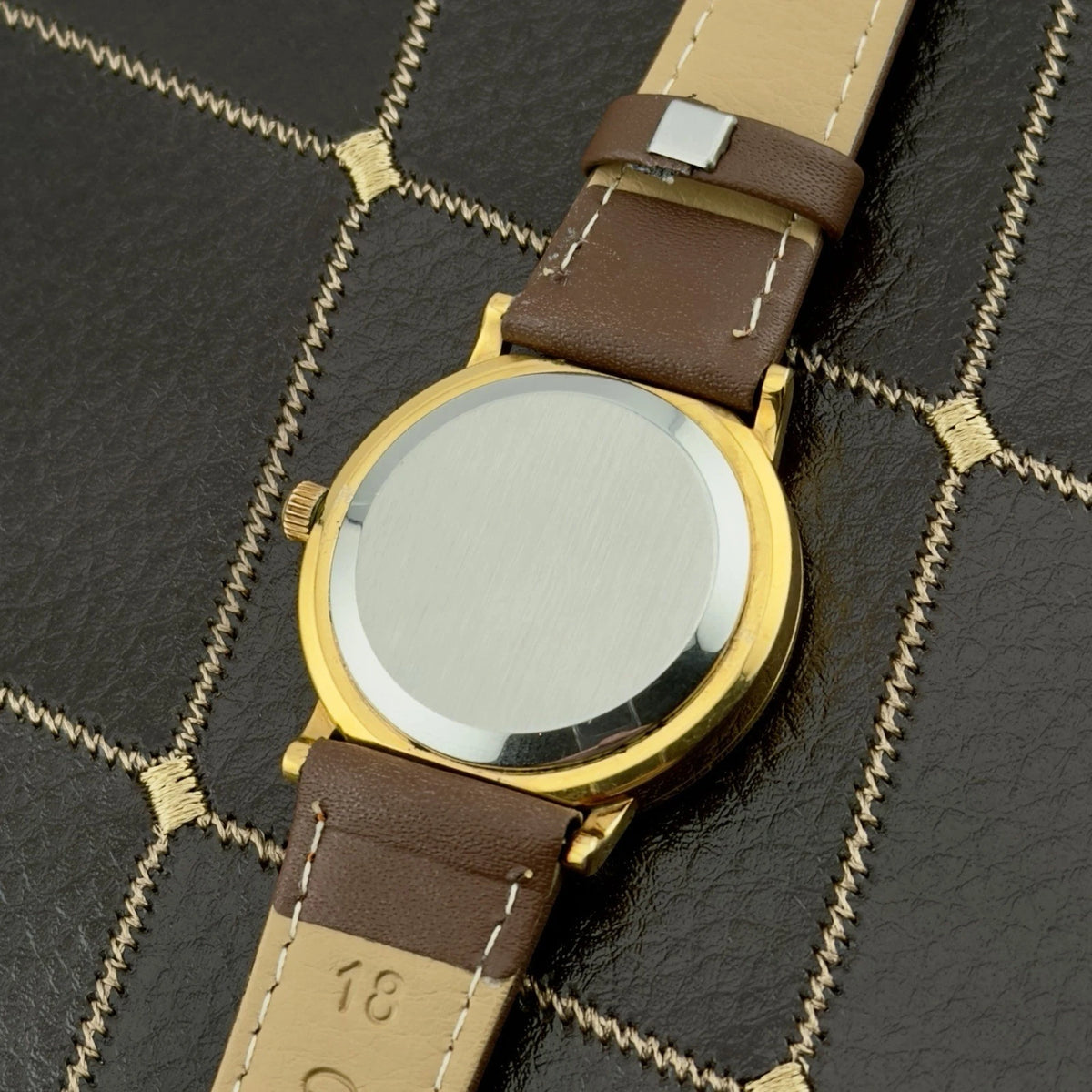 Vintage 1978 Omega Constellation - Gold Dial Quartz - Ref. 191.032